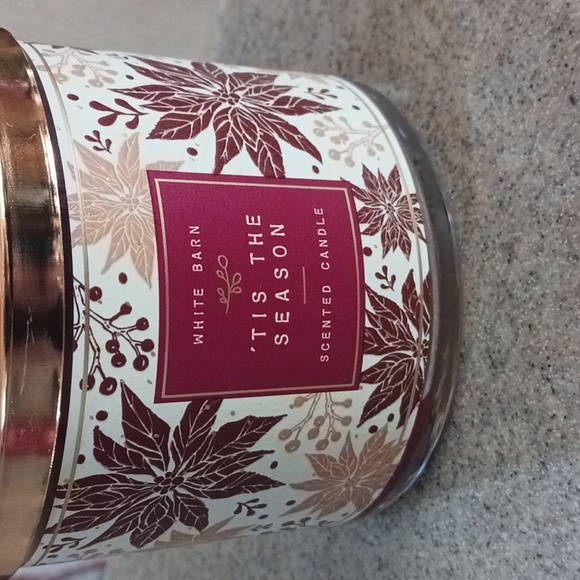 Bath & Body Works Tis The Season Candle - Picture 2 of 4